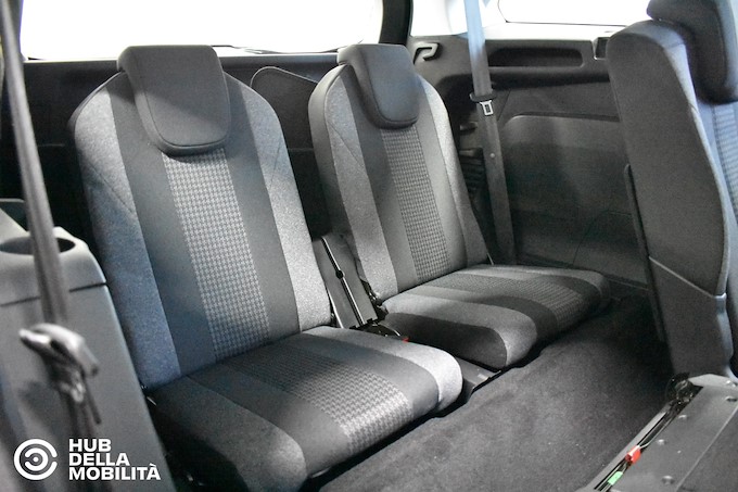 PEUGEOT 5008 BlueHDi 130 EAT8 S&S Business